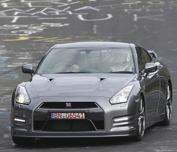 Nissan GT-R 2012